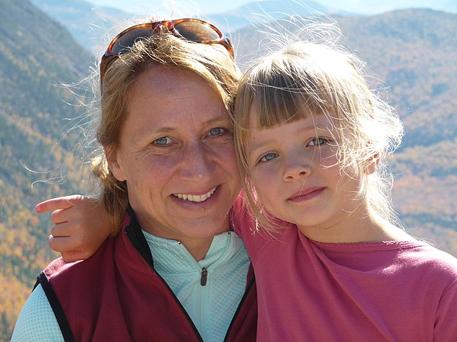 El octubre de 2008, yo caminé en las montañas con mi madre y mi padre por primera vez. Nosotros caminamos la montaña Willard en Nueva Hampshire, y los árboles fueron muy bonitos porque fue otoño.