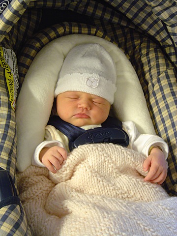 El 24 de mayo de 2004, yo nací en el hospital de Newton Wellesley a las 5:17 en la mañana.