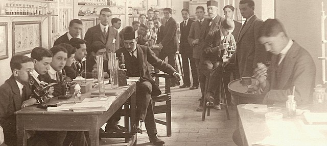 LA NUEVA EDUCACIÓN Y LAS REFORMAS ESCOLARES EN EUROPA CONTEMPORANEA 1859-1908