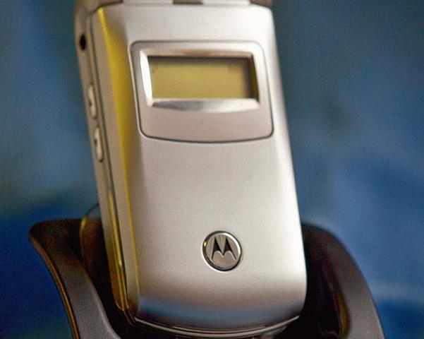 telefono movil mas compactos y con tapa