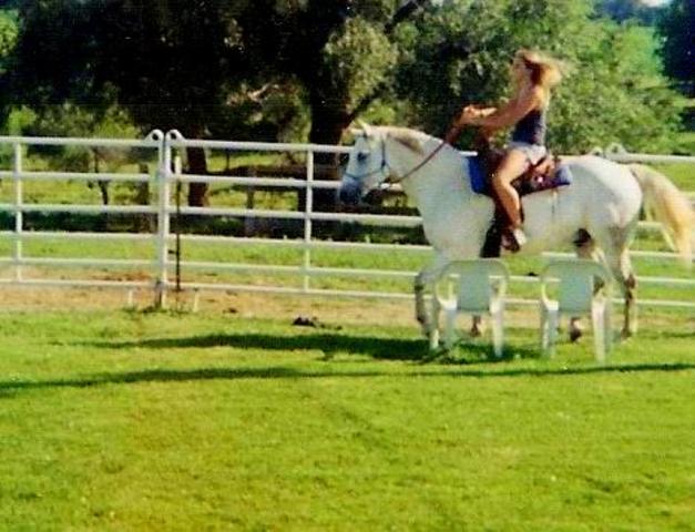 Hace cinco años que monte un caballo.