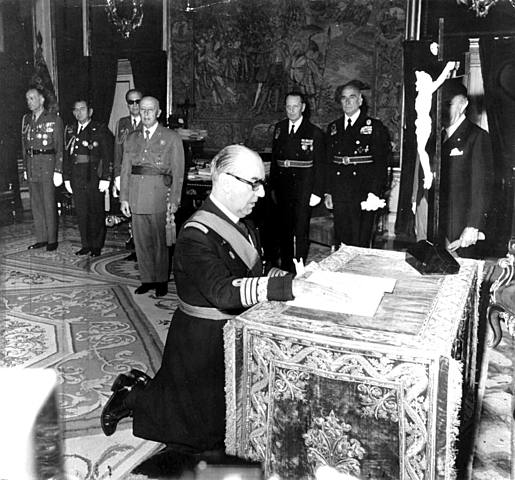 Crisis de gobierno: entra Carrero Blanco como subsecretario