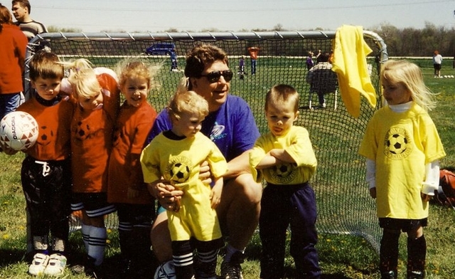 Mi tercero calidad equipo de futból jugaron el rojo equipo
