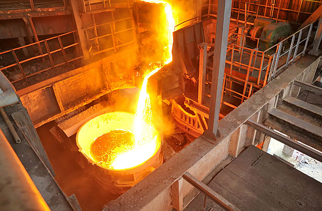Molten metal bombs are made