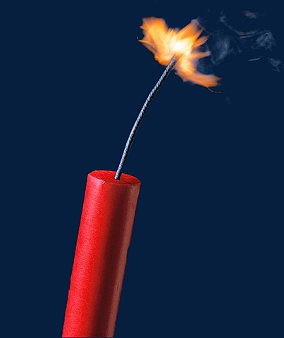 firecrackers using gunpowder are mentioned for the first time