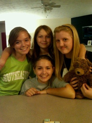 Hace seis meses que tuve mi primera "noche de chicas" con mi madre, amigas, y hermana.