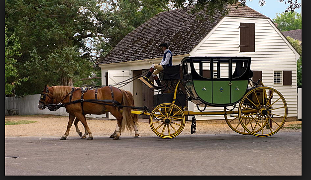 4-wheel horse-drawn carriage