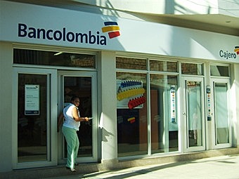 which was the first bank in Bogota