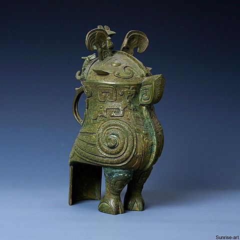 Owl-shaped wine vessel