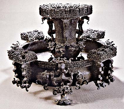 Wine vessel (zun) and water basin (pan)