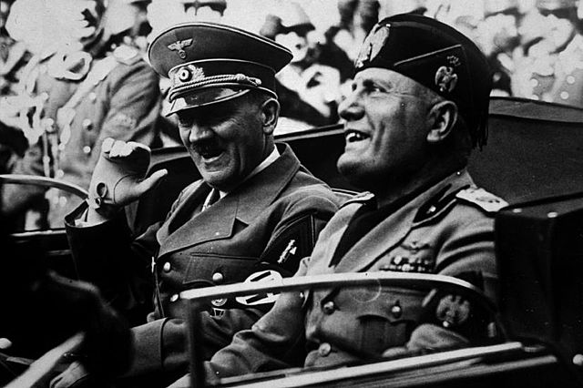 Mussolini va entrar a la guerra com aliat de Hitler