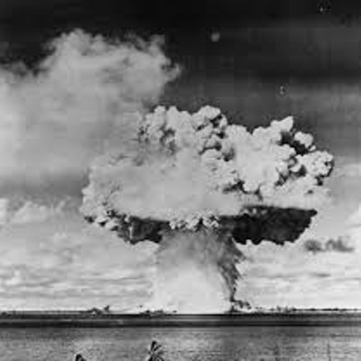 Timeline: Arms race (History)