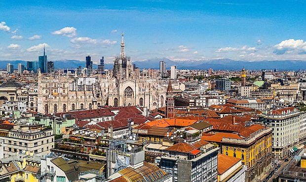 He left Florence for Milan, where he made alot of paintings and drawing, but lost them all.