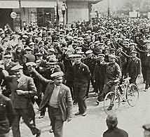 Es incorporado a filas en la primera Guerra Mundial