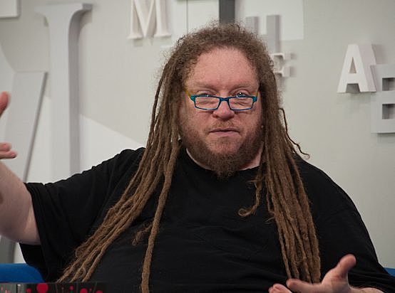 Surge el término "Realidad Virtual"