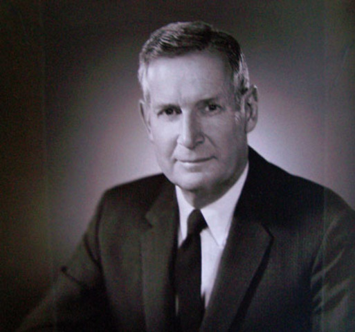 Willard K. Jaques becomes mayor