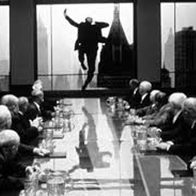 Timeline: Balada triste de posguerra