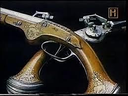 PRIMERA ARMA DE FUEGO