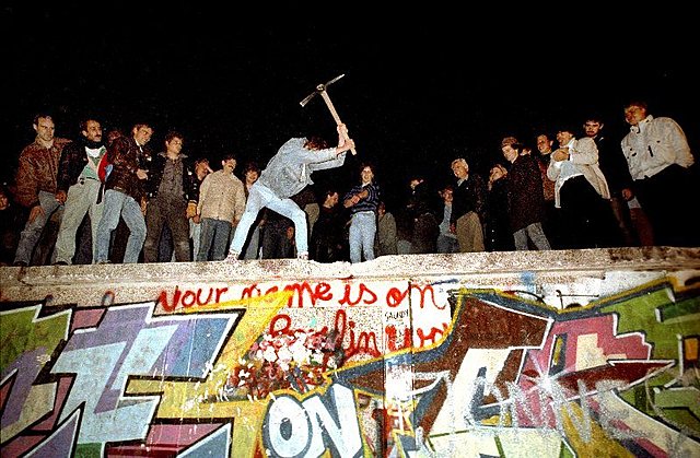 Fall of the Berlin Wall (1989)