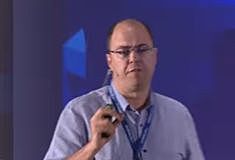 Aparece el término gamificación. Se comienza a hablar de "juegos serios"