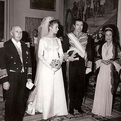 Boda de la nieta de Franco con Don Alfonso de Borbón, duque de Cádiz