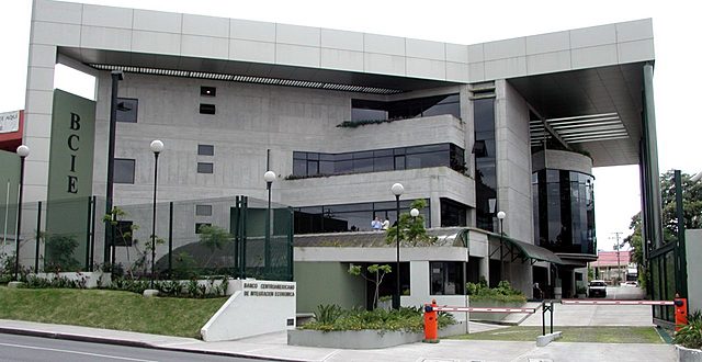 BCIE, Fausto Calderón