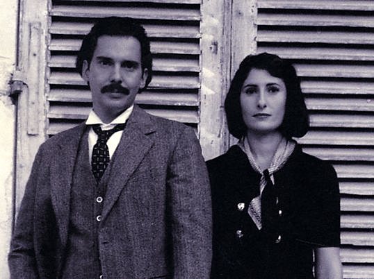 Se casa con Élise Lagier