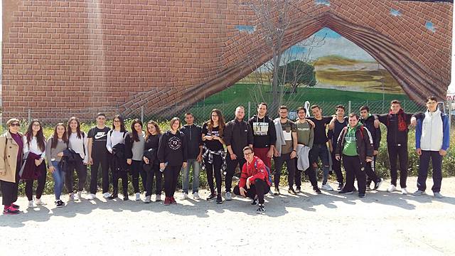 Φωτογραφίζουμε τη street art στη συνοικία μας