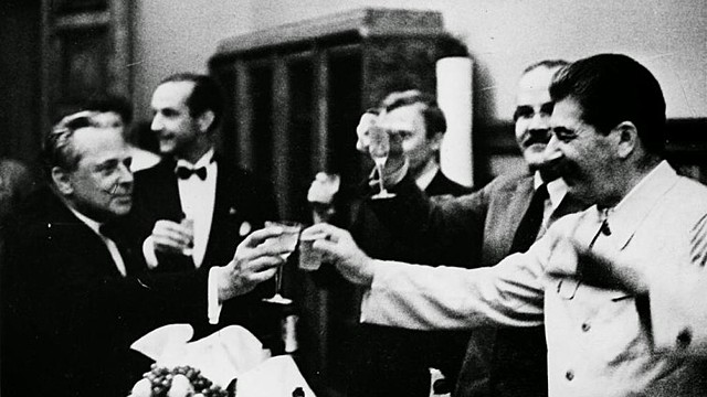 Pacto Ribbentrop-Mólotov