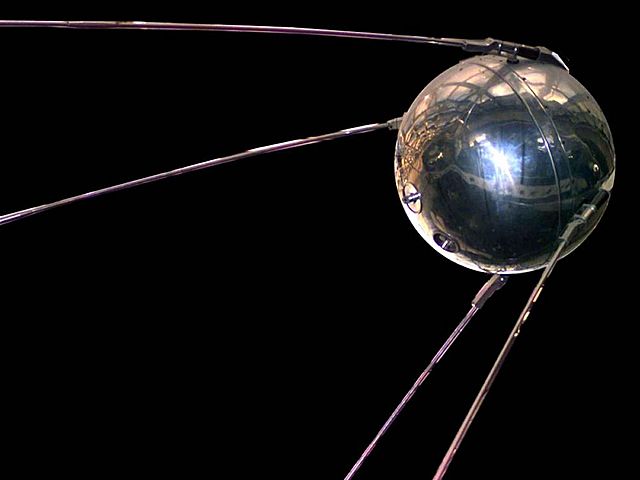 Lancement du 1er satellite artificielle