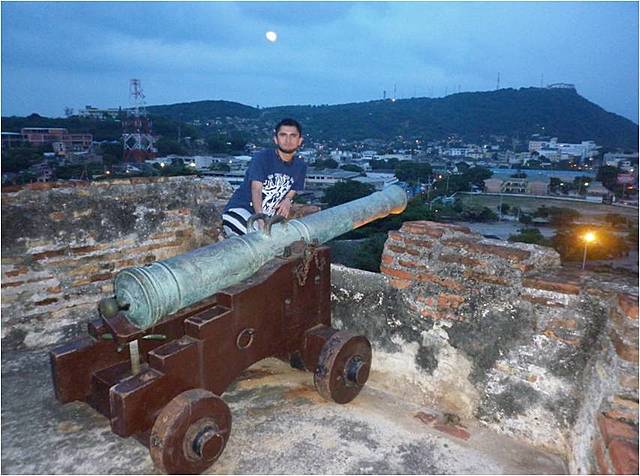 Pasar a vuelto el Castillo de San Felipe en CArtagena