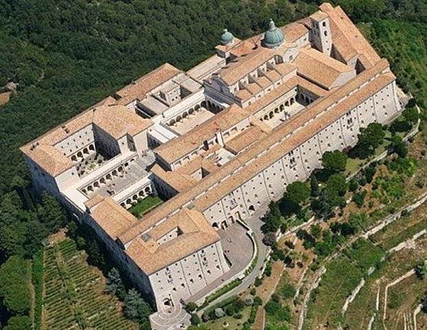 Fondazione Montecassino e ordine dei benedettini