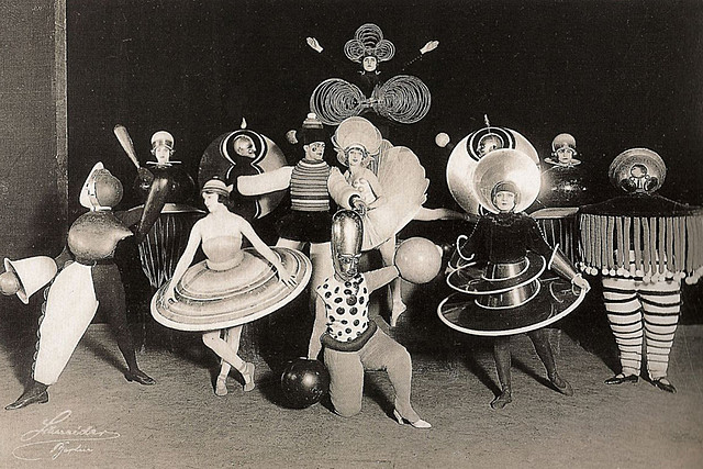 Ballet Triádico de Oskar Schlemmer