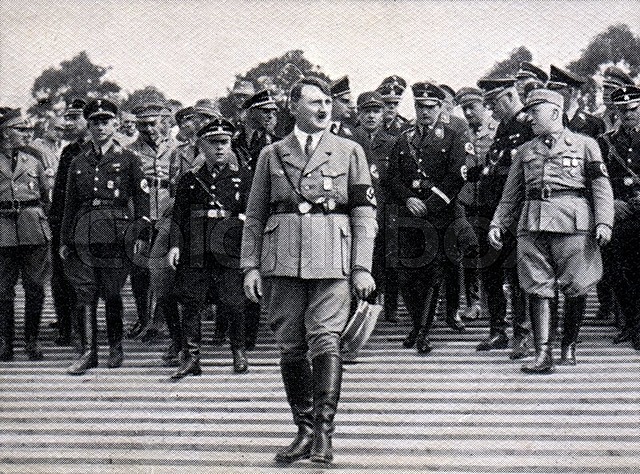 Hitler y la ocupación Nazi