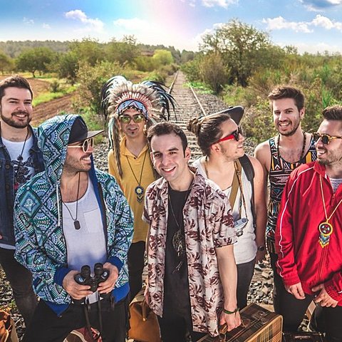 Avui lluny és més aprop