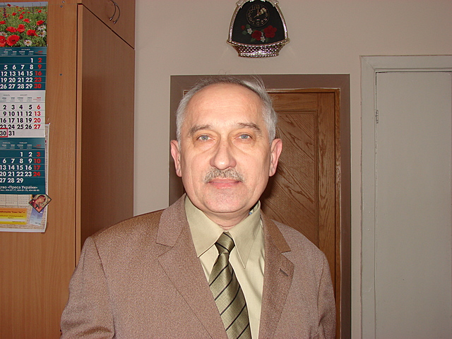 Тернопіль: Тернопільський національний педагогічний університет імені Володимира Гнатюка (організатор канд. філол. н., доц. Чуловський Богдан Стефанович)14.20 Конкурс стінгазет (організатор канд. філол. н., доц. Чуловський Богдан Стефанович)