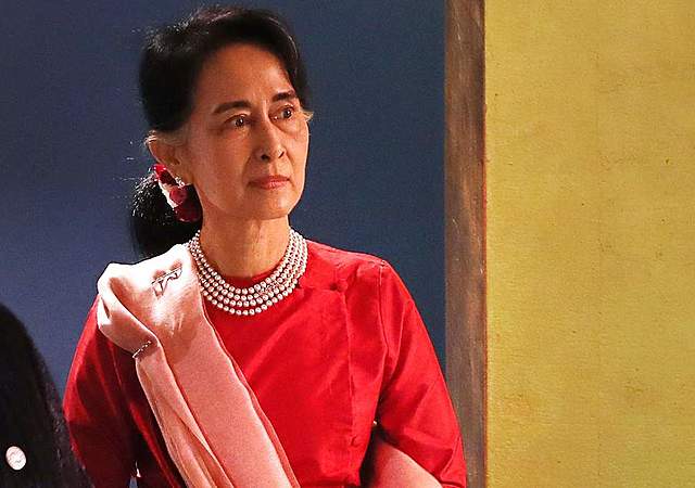 Aung San Suu Kyi gets out from house arrest