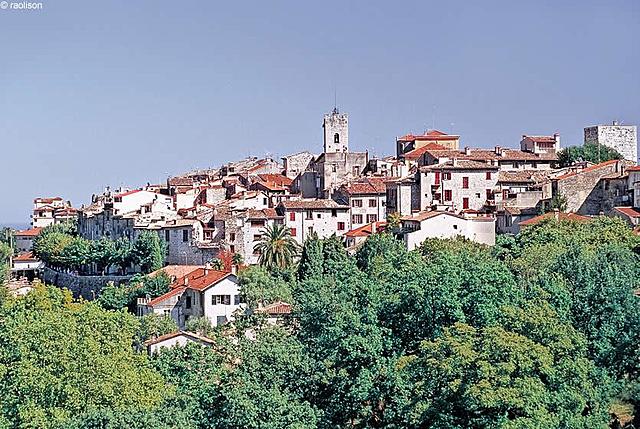 Muere en Vence, Francia