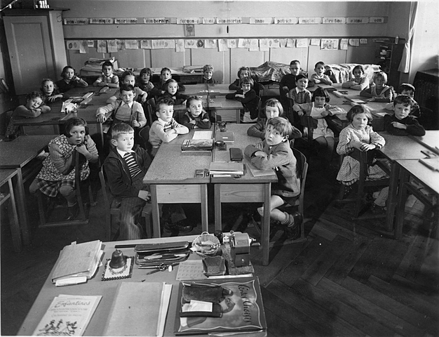 Ingresa a la escuela normal de maestros.