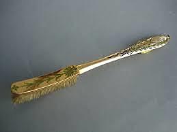 apparition de la brosse à dents en crin de cheval