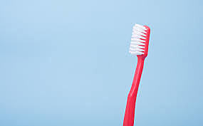 invention du nylon et donc evolution de la brosse à dents