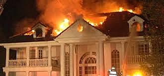 Incendio destrozó la mansión de Mijail y Eva