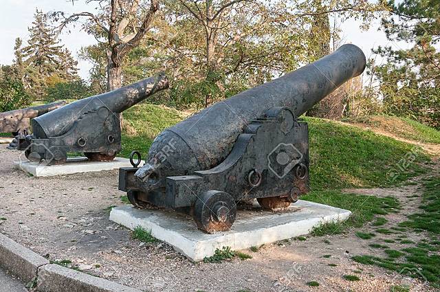 Cañones de hierro y bronce