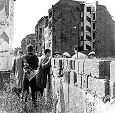 Building of the Berlin Wall