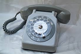 Apparition des premiers téléphones à cadran