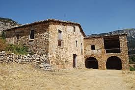 primeres cases fora del perímetre emmurallat