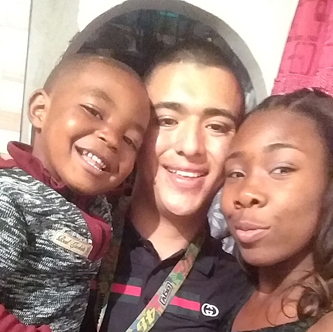 mi mejor amigo y mi primo matias pasando año nuevo juntos