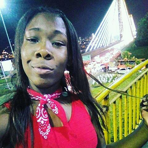 mirando el alumbrado de el viaducto