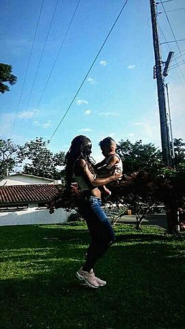 en el parque consota con uno de nis 6 hermanos