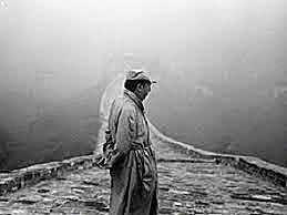 “Walking around”-Pablo Neruda-Vanguardista